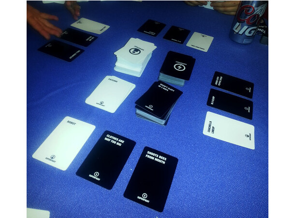 Superfight Kortspel A game of absurd arguments